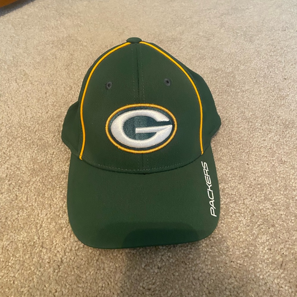 Green Bay Packers Baseball Hat - Never worn